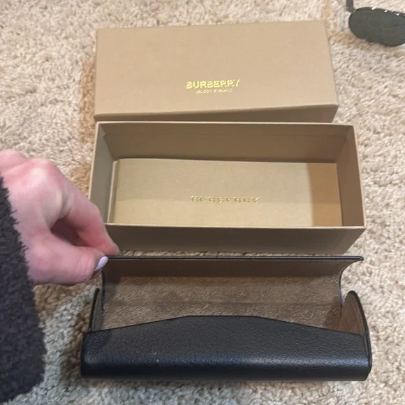 Burberry Aviator Dark Green Sunglasses with Black Case - Picture 6 of 8